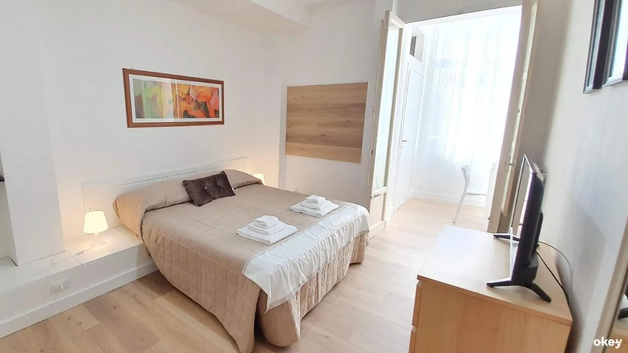 Apulian Central Apartment - Bari Centro Gæstehus