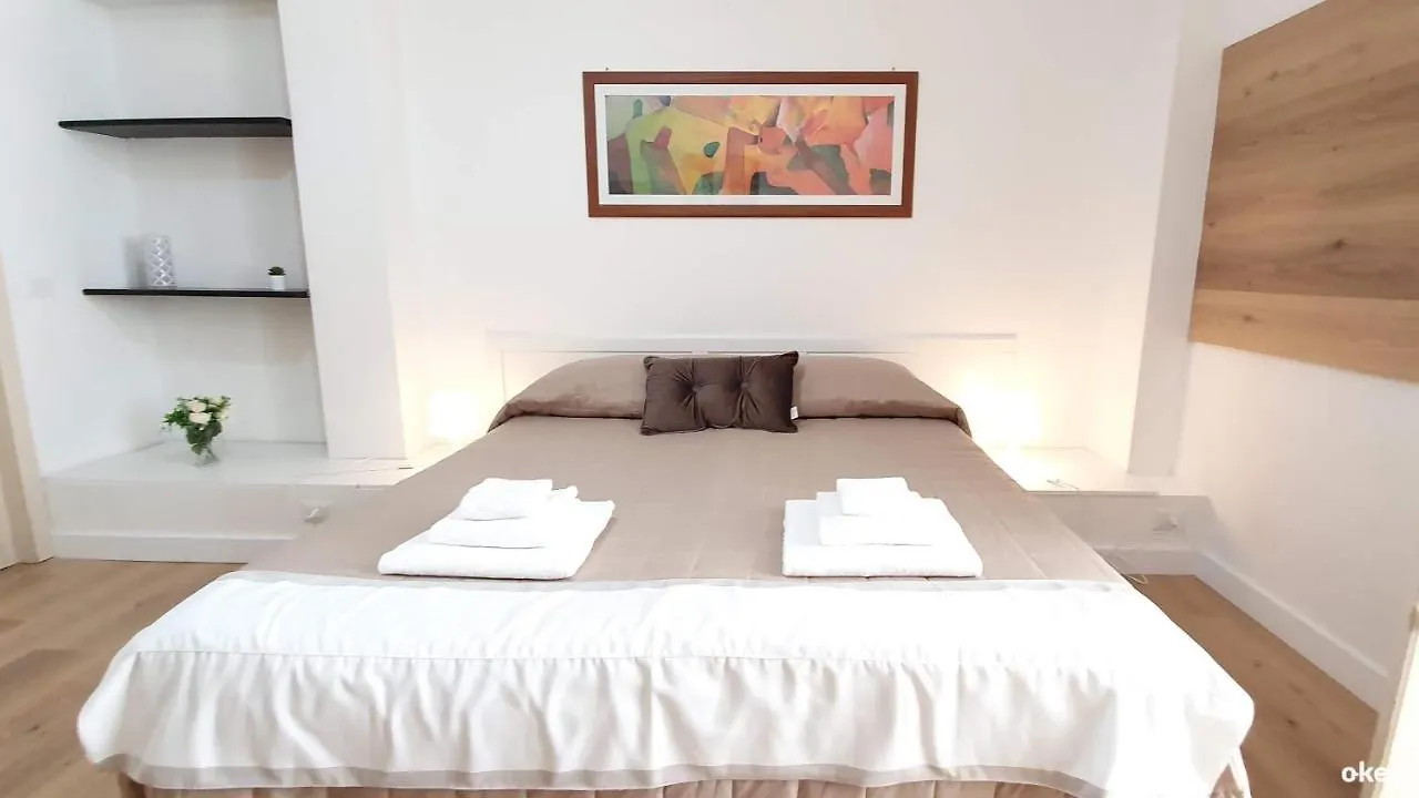 Apulian Central Apartment - Bari Centro Gæstehus